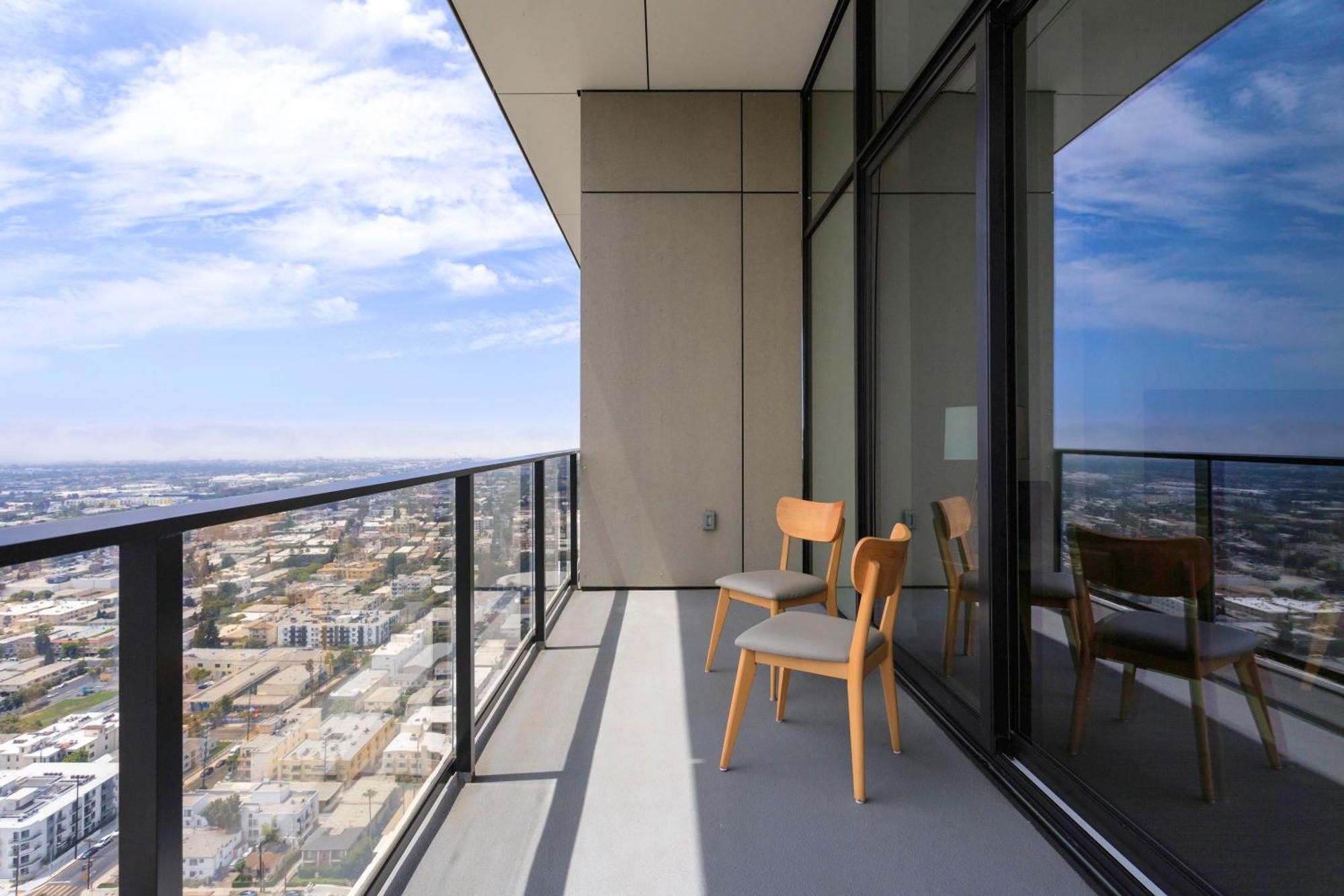 Luxury Penthouse With Stunning Views * Los Angeles